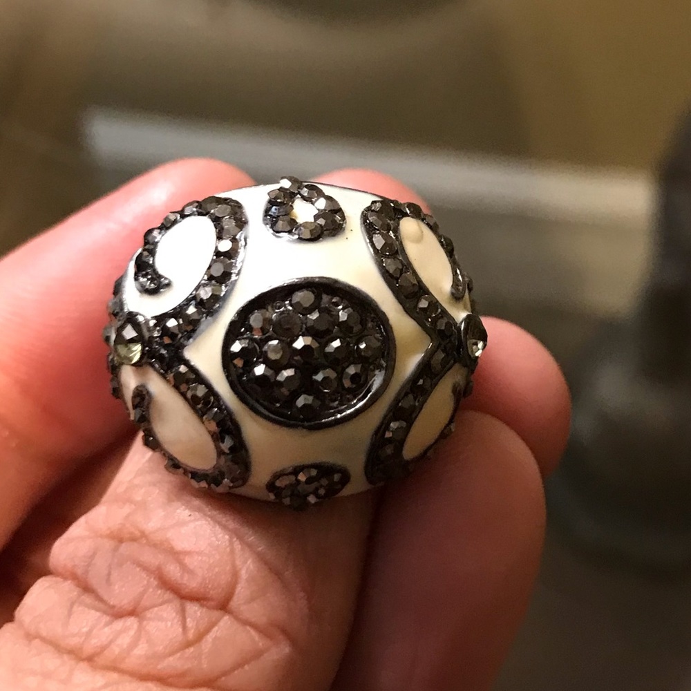 Ladies Ring adjustable Hematite size white/Silver